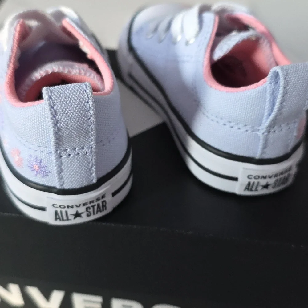 NEW Converse Chuck Taylor All Star Madisons - Size 5